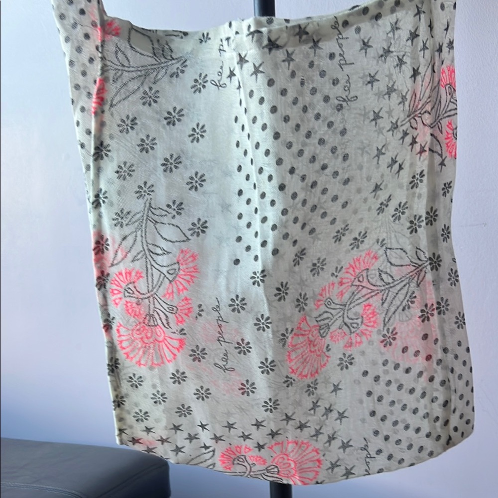 NWOT Free People tote 🌸 - Picture 3 of 6